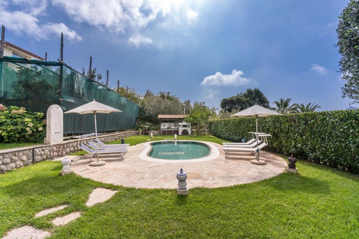Villa Mimosa Rustic Elegance Views & Pool Масса-Лубренсе Экстерьер фото