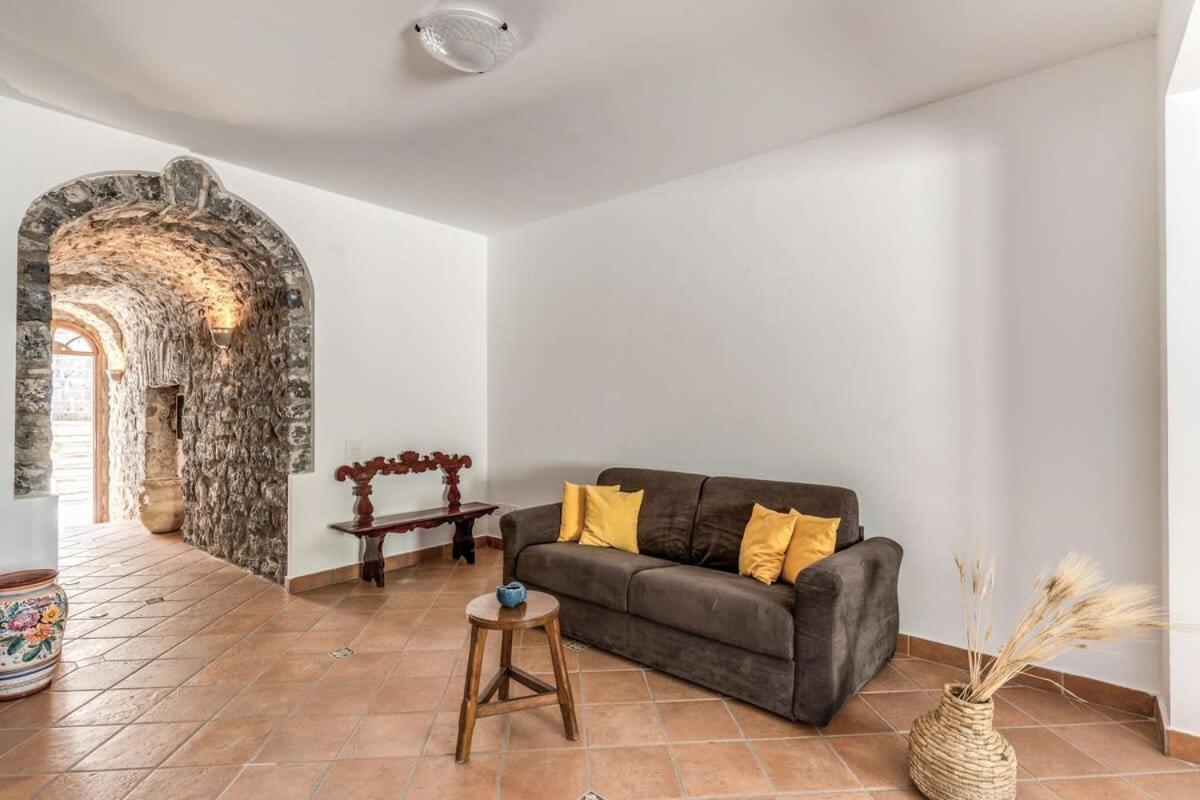 Villa Mimosa Rustic Elegance Views & Pool Масса-Лубренсе Экстерьер фото