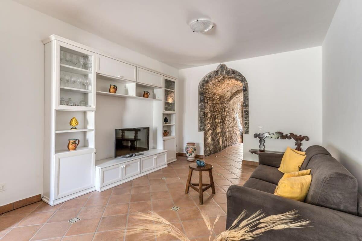 Villa Mimosa Rustic Elegance Views & Pool Масса-Лубренсе Экстерьер фото
