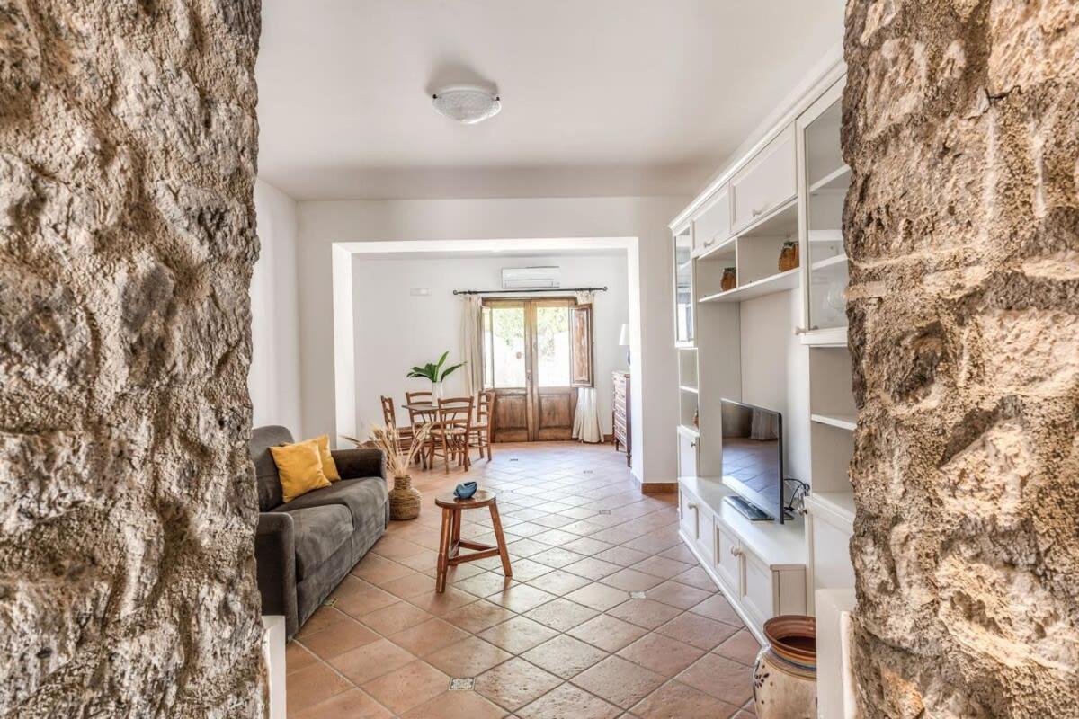 Villa Mimosa Rustic Elegance Views & Pool Масса-Лубренсе Экстерьер фото